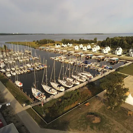 Ferienhaeuser Im Yachthafen Mit Hund *