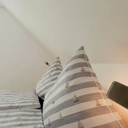 Dom wakacyjny Ferienhaeuser Im Yachthafen Mit Hund *